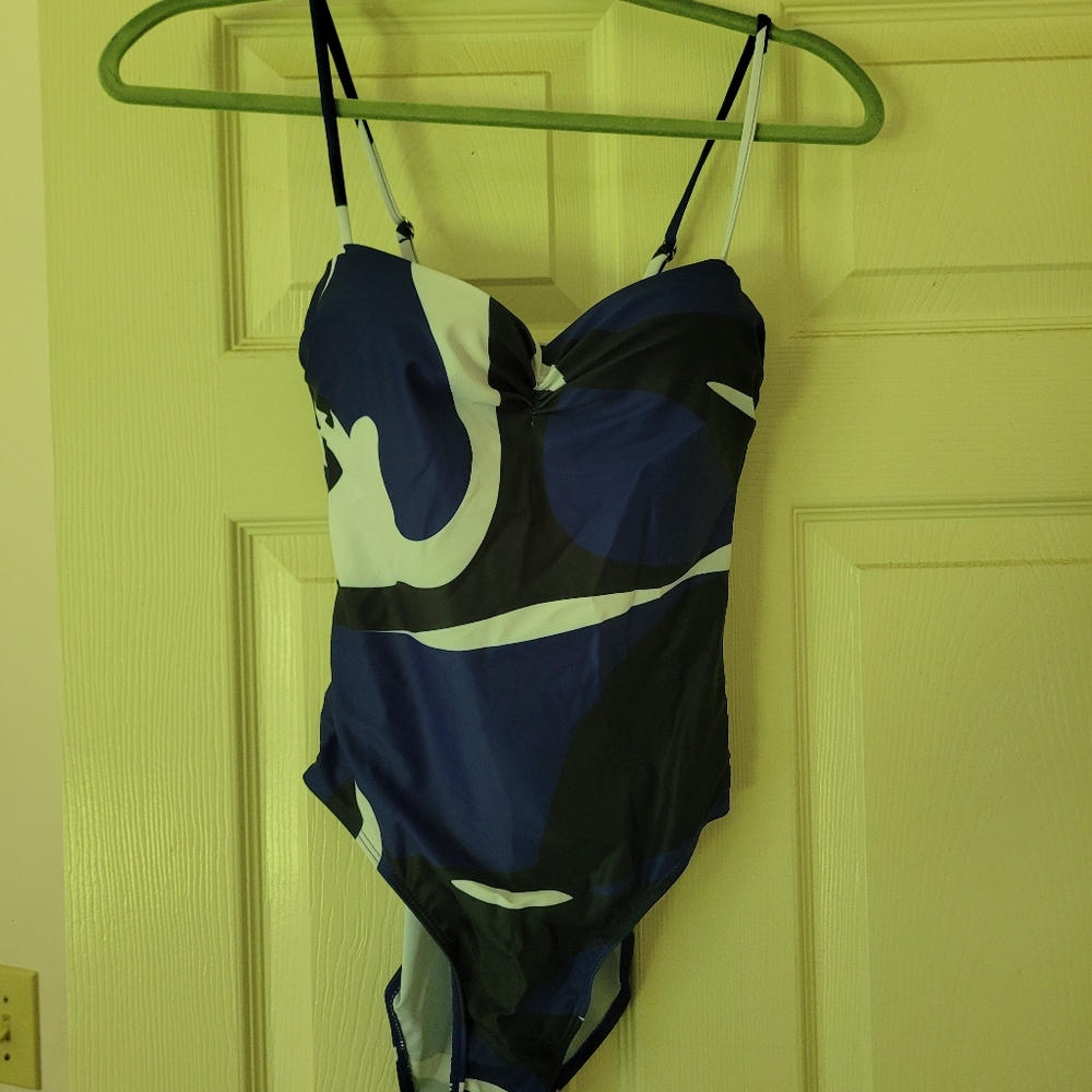 SHEIN Blue and Black One Piece Swimsuit with Classic Athletic Style